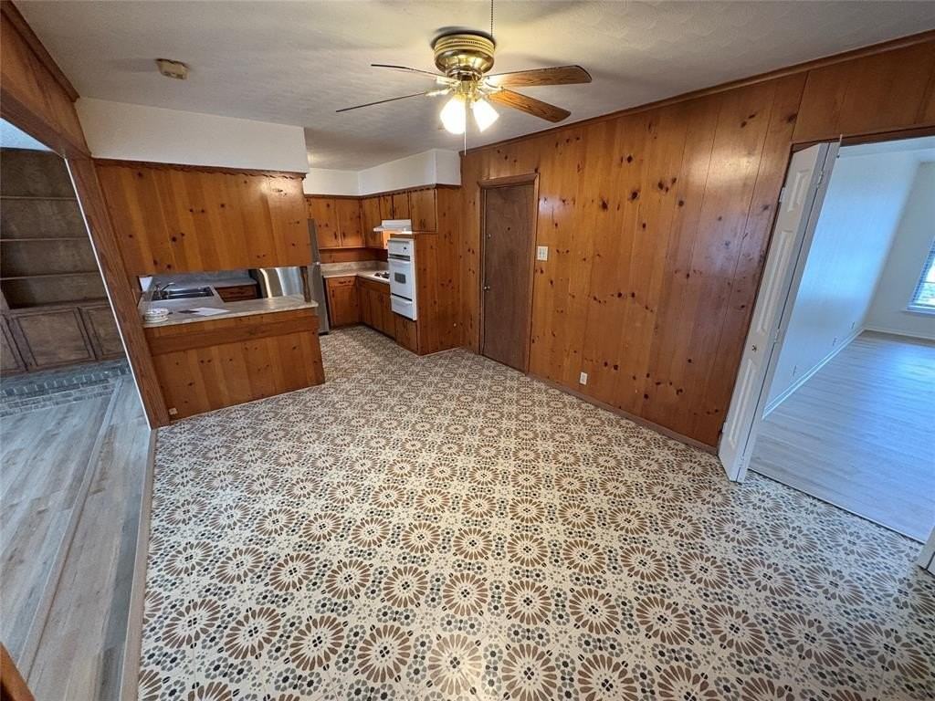 1705 Westchester St - Photo 7 of 24