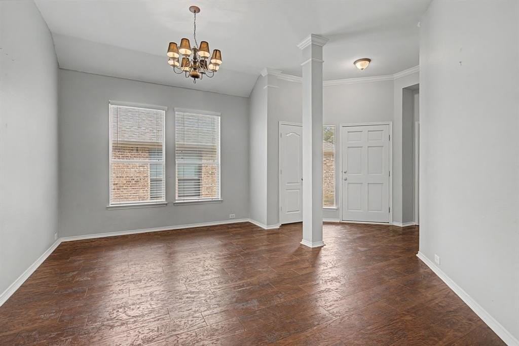 360 Conroe Cir - Photo 2 of 17