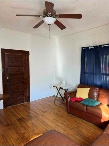 615 W Oak St #A - Photo 2 of 10