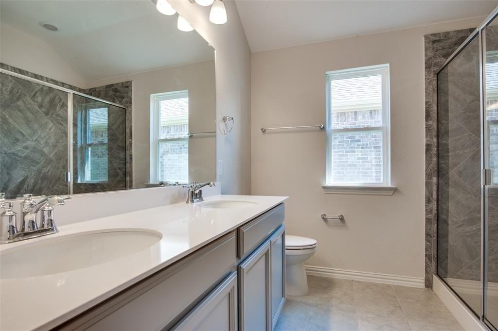 3108 Moldboard Dr - Photo 4 of 31