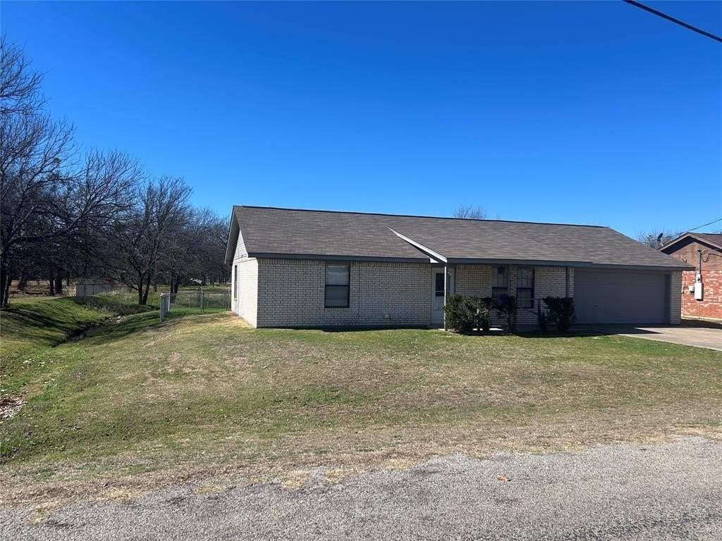 604 Shady Grove Dr - Photo 2 of 22