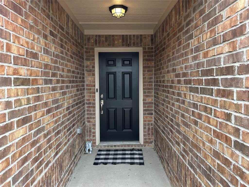 1603 White Mountain Way - Photo 3 of 25