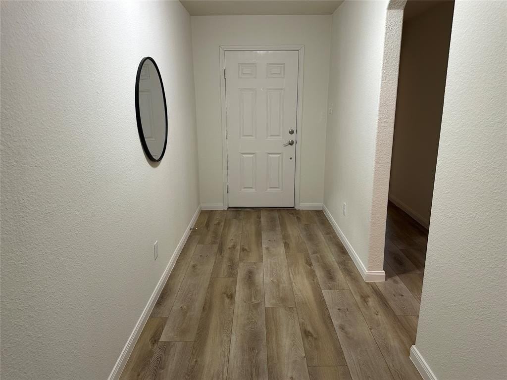 1603 White Mountain Way - Photo 4 of 25