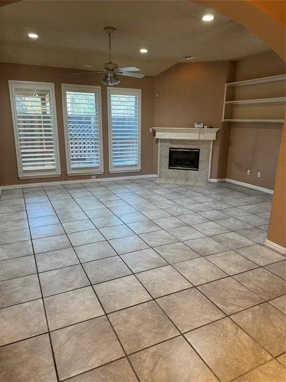 1131 Indy Ct - Photo 2 of 14