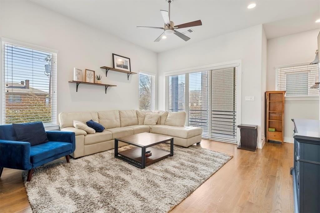 1103 Lavender Rdg - Photo 2 of 30