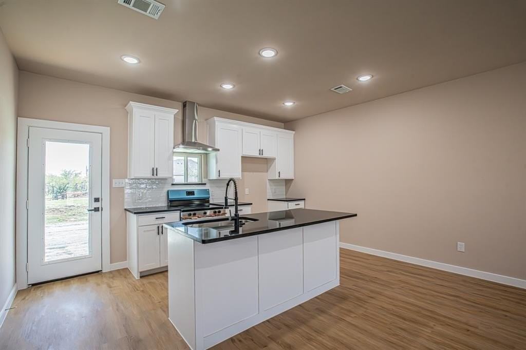 120 Brookview Drive - Photo 3 of 30