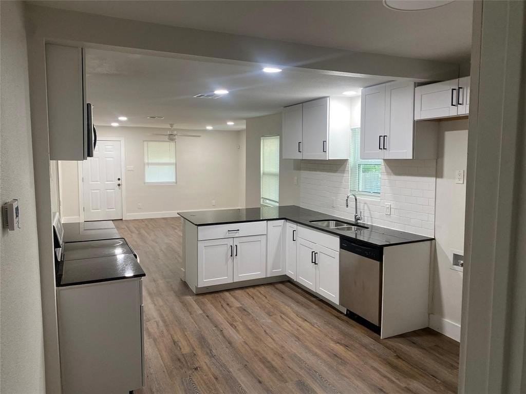 2307 Lea Crest Dr - Photo 2 of 9