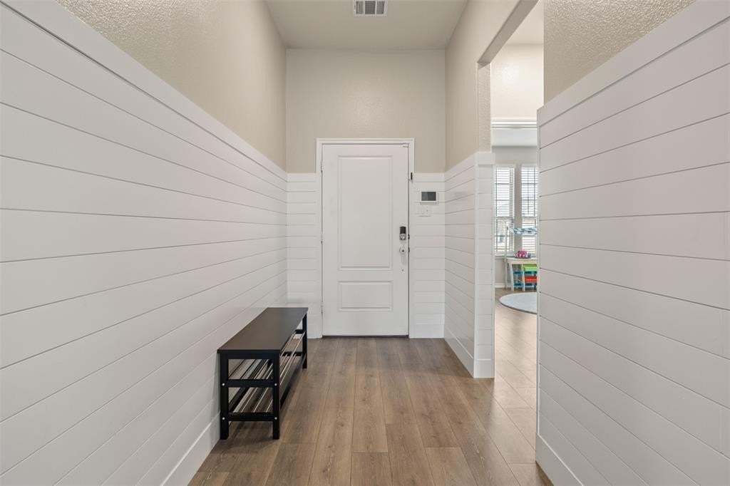 1313 Elderberry Dr - Photo 2 of 23