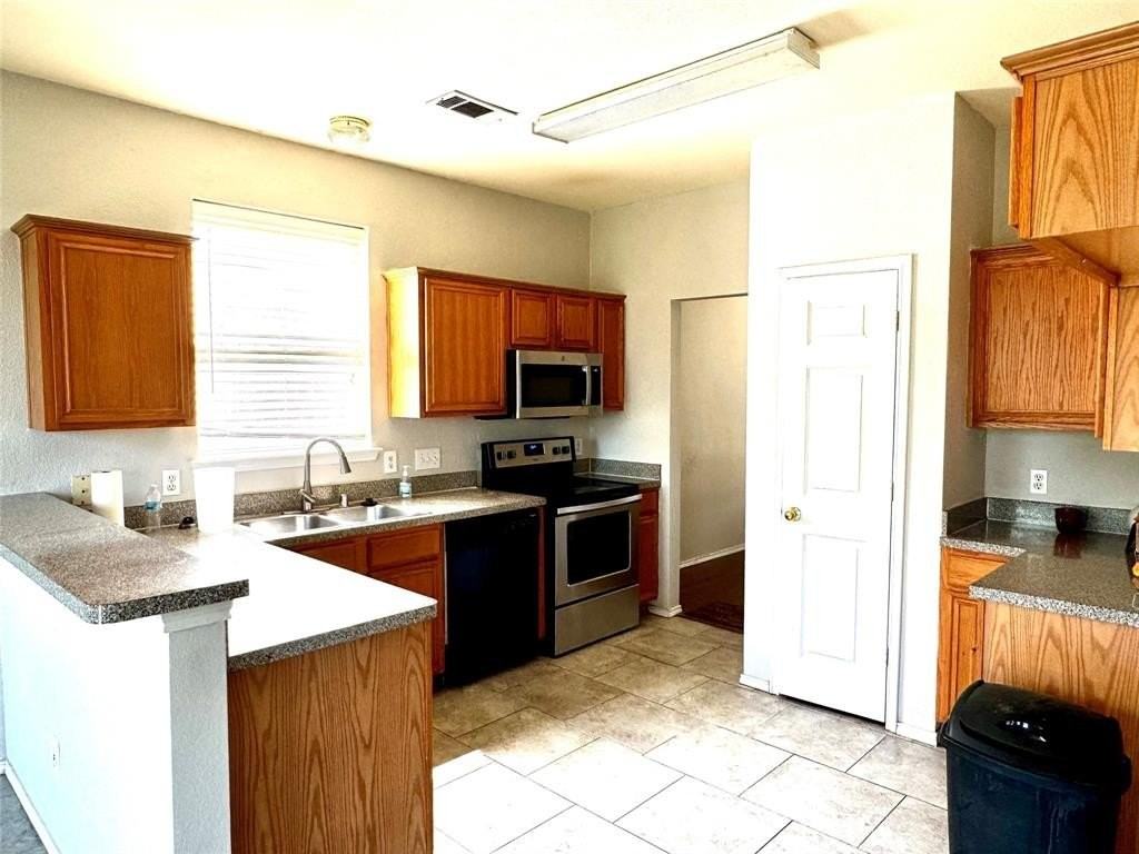 3433 Ingram Rd - Photo 6 of 23