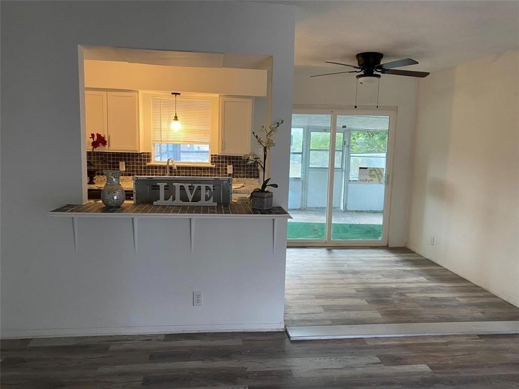 2119 Tecumseh Trce - Photo 2 of 5