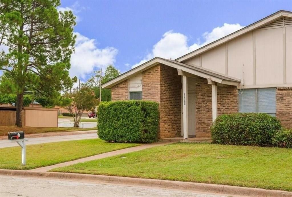 2200 Westmoor Pl - Photo 2 of 29