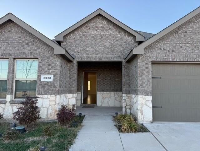 1412 Chestnut Cove Dr - Photo 2 of 26