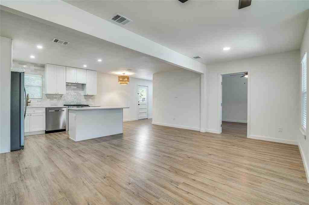 2536 Bluffton Dr - Photo 4 of 12