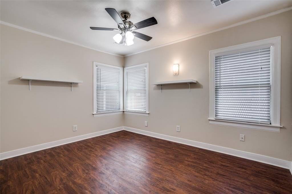 1401 Hurley Ave - Photo 2 of 16