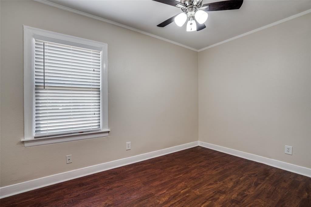 1401 Hurley Ave - Photo 3 of 16