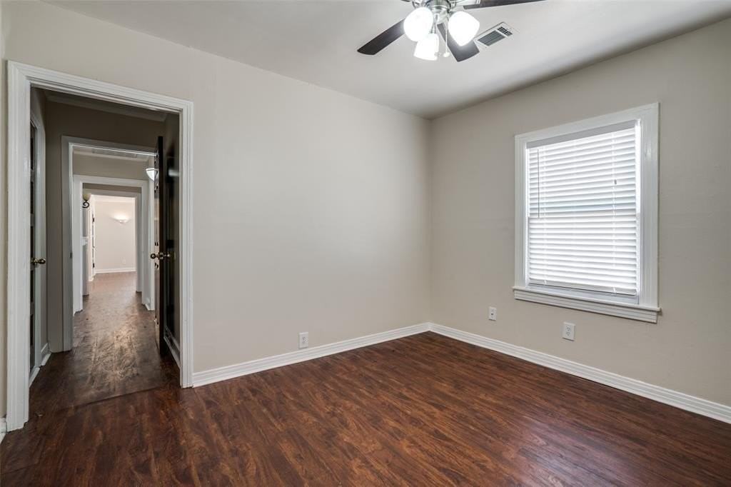 1401 Hurley Ave - Photo 4 of 16