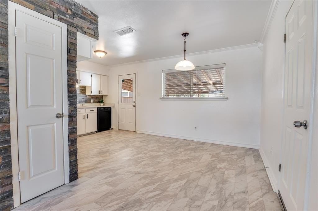 823 Ross Ln - Photo 6 of 12