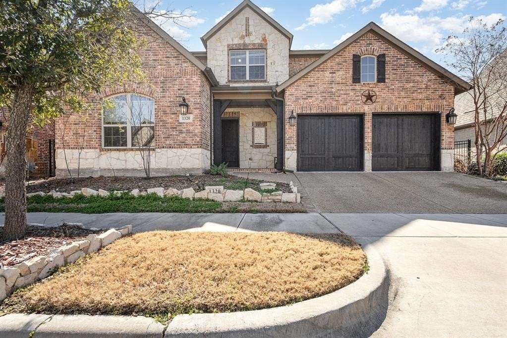 1320 Blue Lake Blvd - Photo 2 of 35