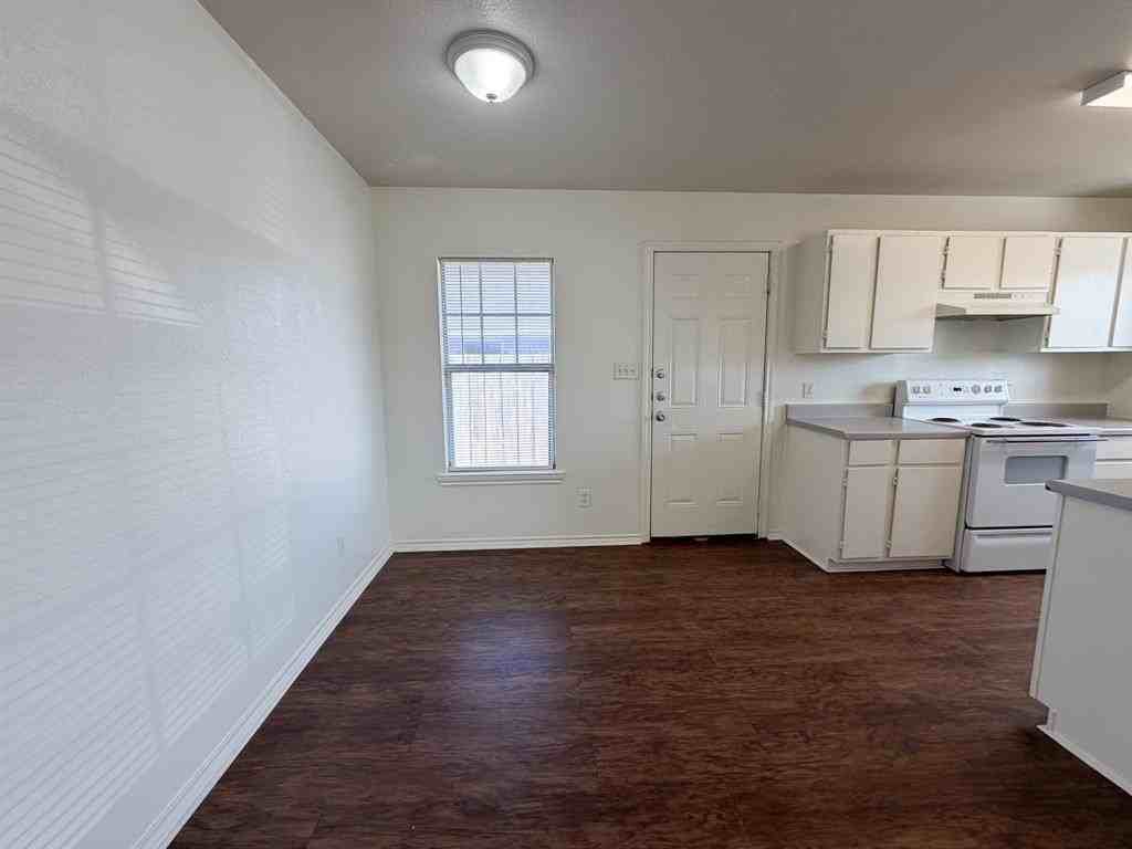 204 W Lamar St - Photo 4 of 9