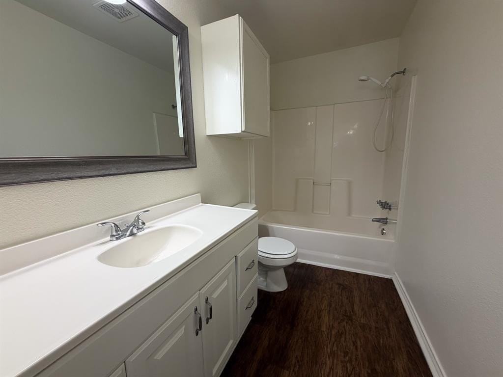 204 W Lamar St - Photo 7 of 9