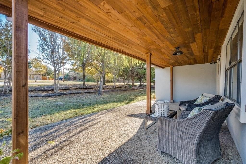 107 N Craig Rd - Photo 3 of 25