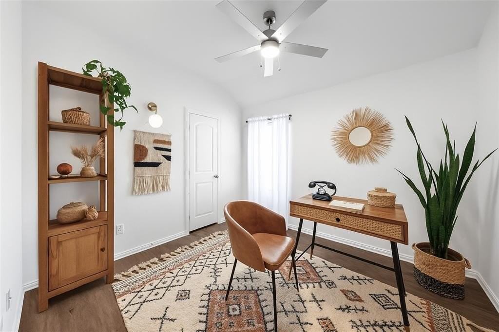 236 Woodlands Blvd - Photo 4 of 32