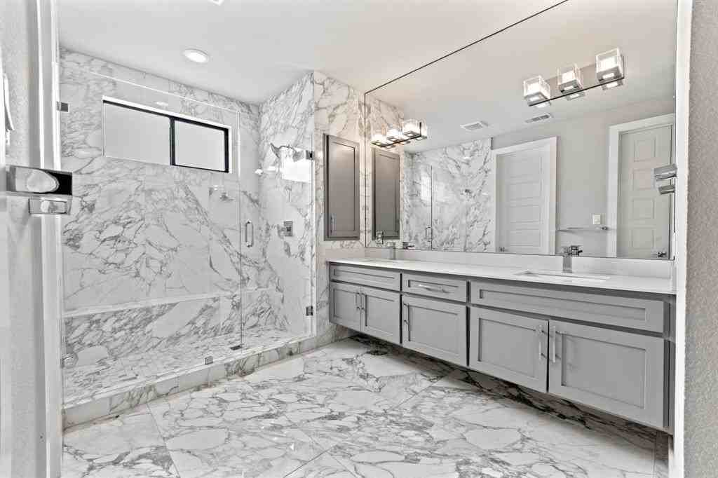 4526 Deere St #202 - Photo 7 of 14