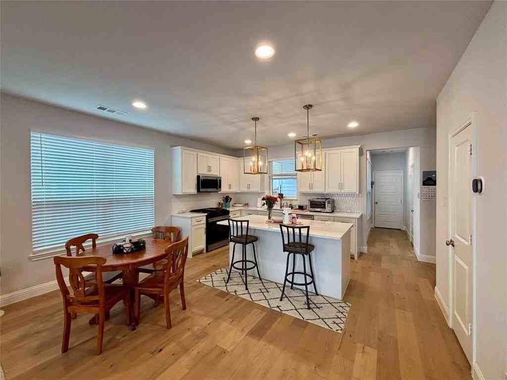 314 Sunset Ln - Photo 3 of 15