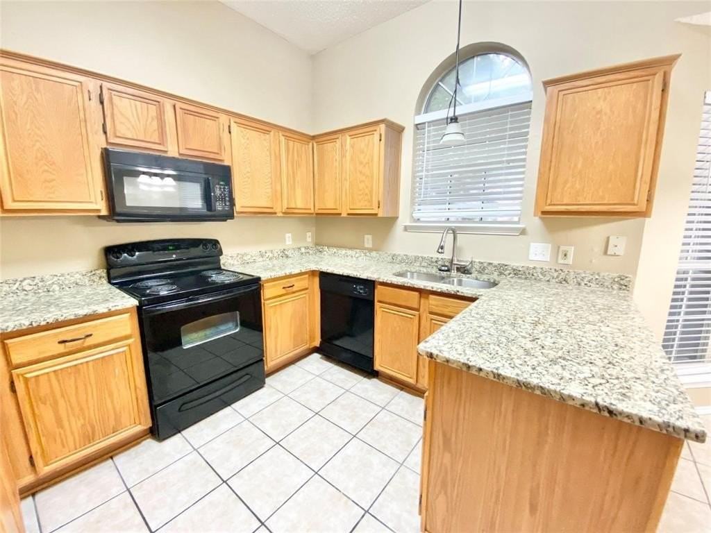 2800 Kempton Dr - Photo 7 of 26