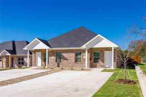 featured image of 910 W Knox St #A