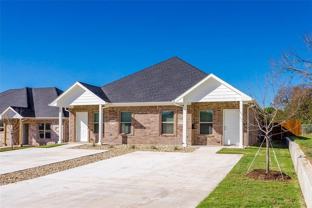 910 W Knox St #A - Photo 1 of 1