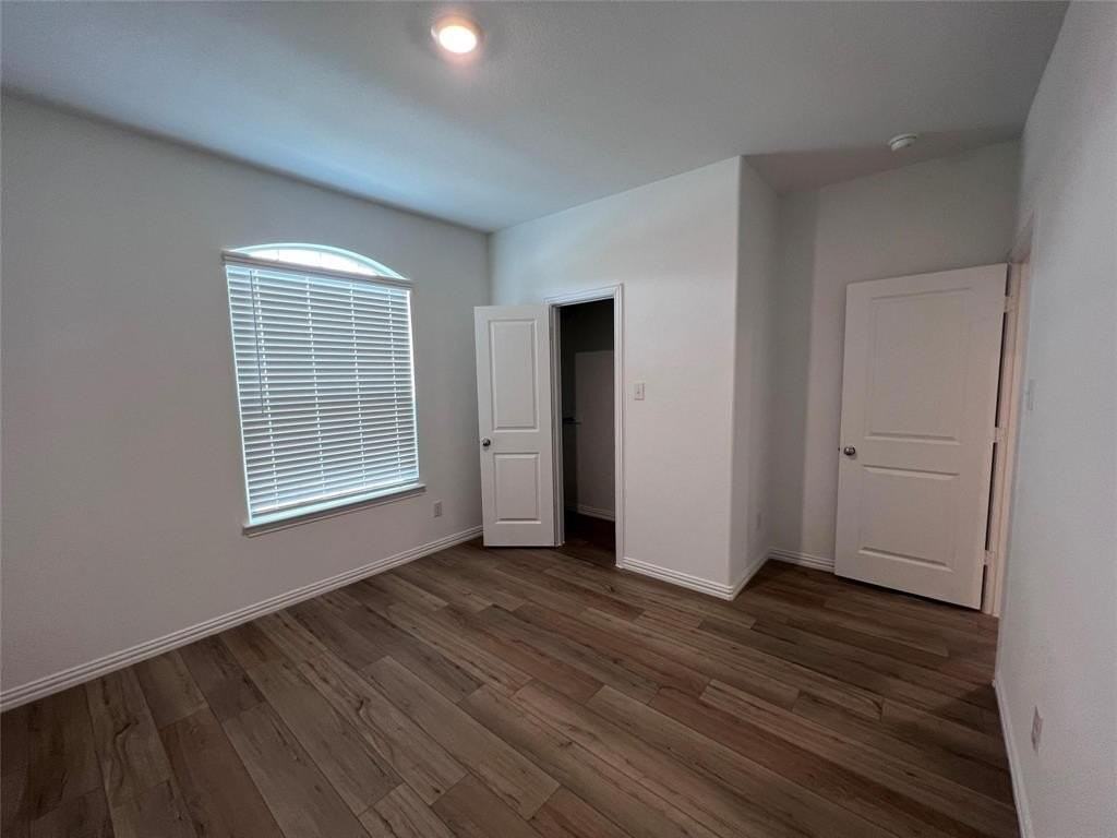 1105 Mahogany Ln - Photo 4 of 13