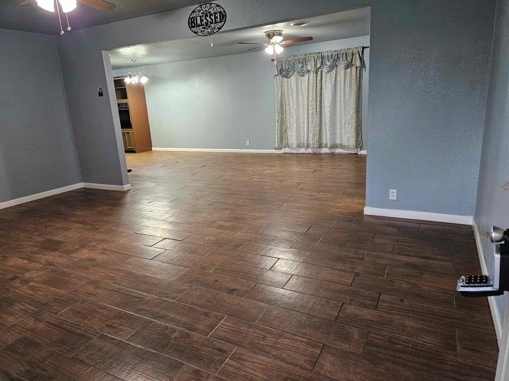 808 Mccurry Ave - Photo 4 of 20