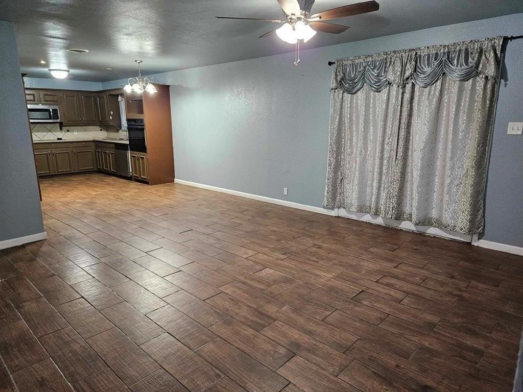 808 Mccurry Ave - Photo 5 of 20