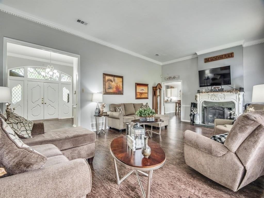 4009 Villa Grove Dr - Photo 7 of 24