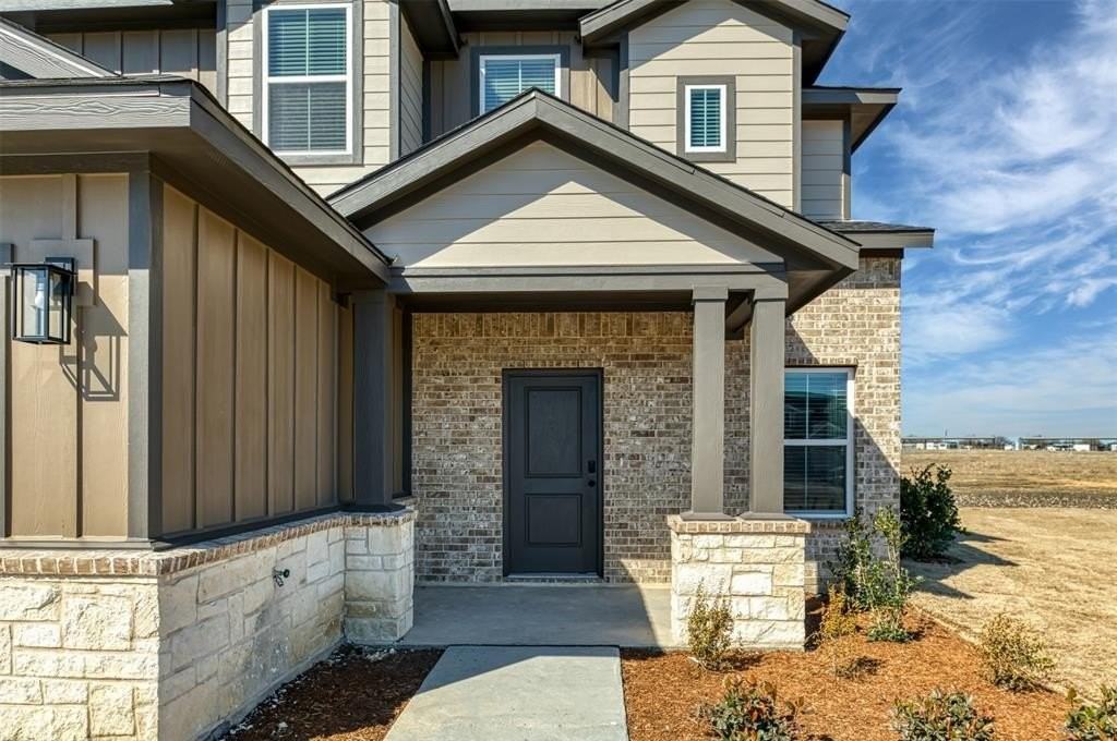 4013 Lecroy Ct - Photo 3 of 38