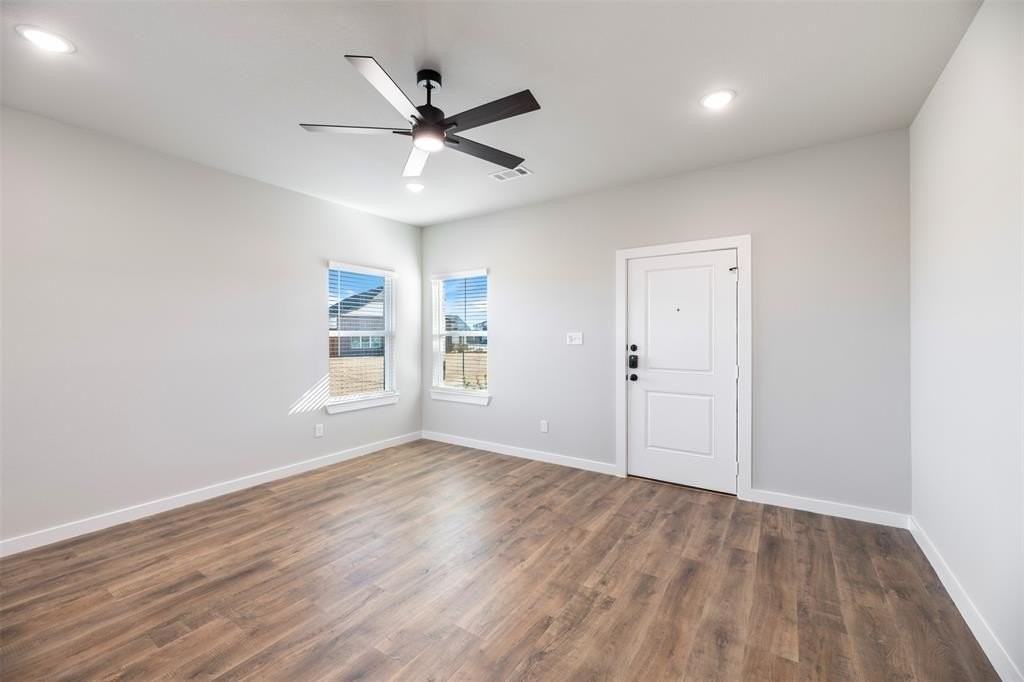 4013 Lecroy Ct - Photo 4 of 38