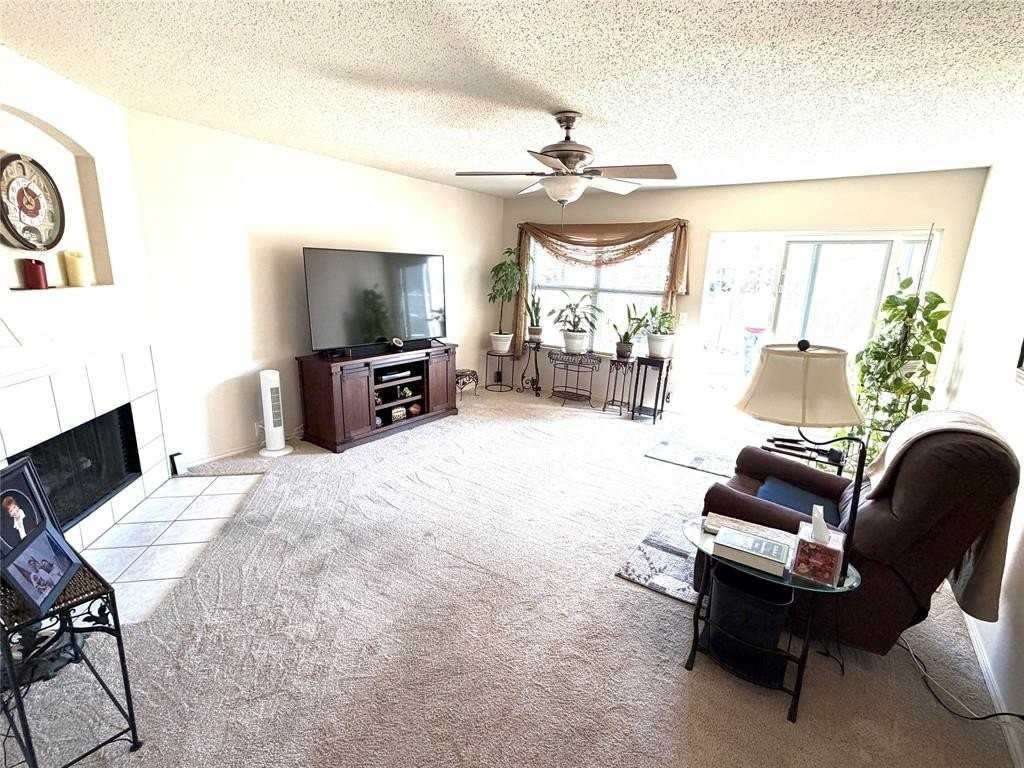 1203 Mallard Dr - Photo 4 of 13