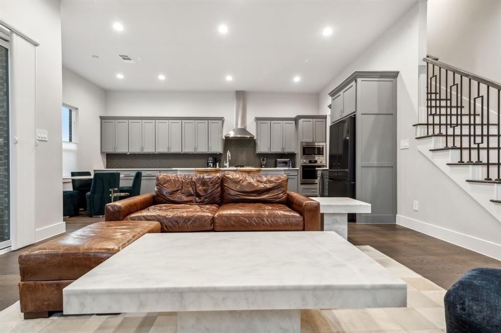 4109 Maison Rdg - Photo 5 of 39