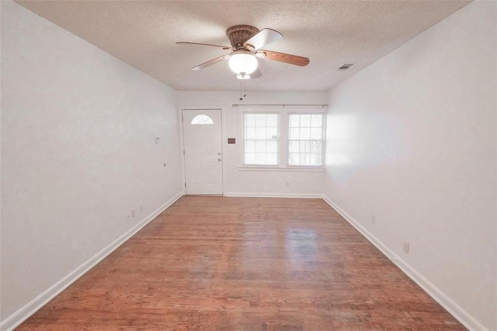 3900 Dexter Ave #3902 - Photo 5 of 24