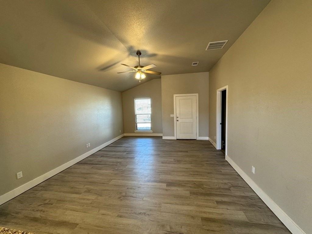 1116 Rustler Ave - Photo 4 of 12