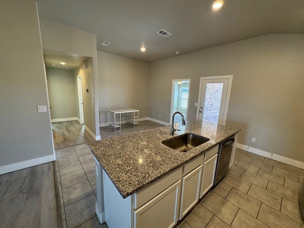 1116 Rustler Ave - Photo 7 of 12