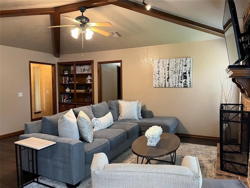 512 Cypress Dr - Photo 3 of 26