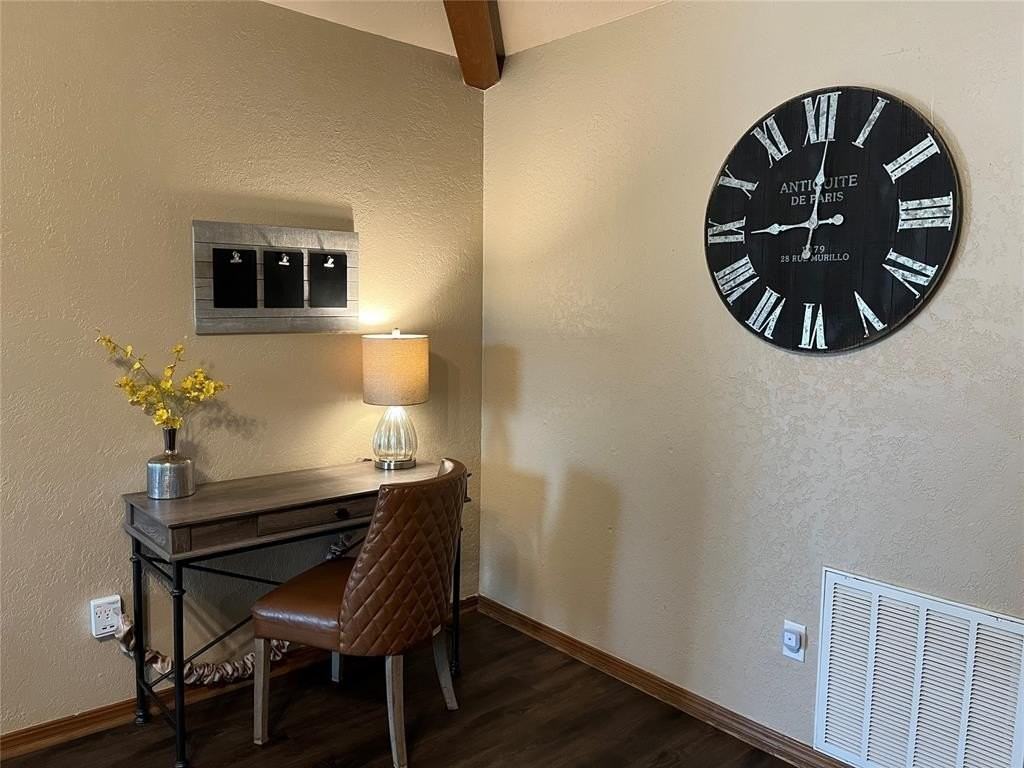 512 Cypress Dr - Photo 5 of 26