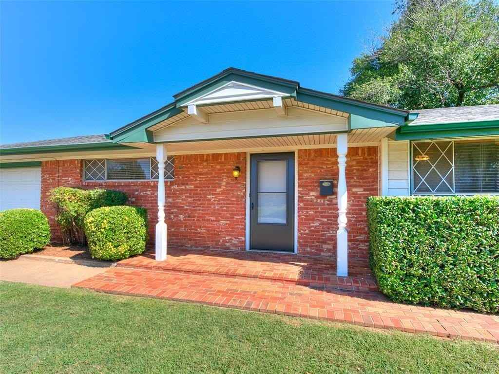 5709 Nw 64th St - Photo 4 of 35