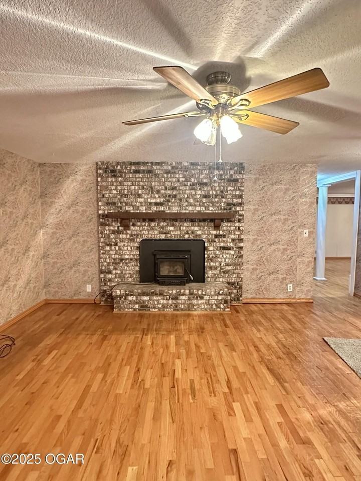 900 Durward Hall Dr - Photo 3 of 9