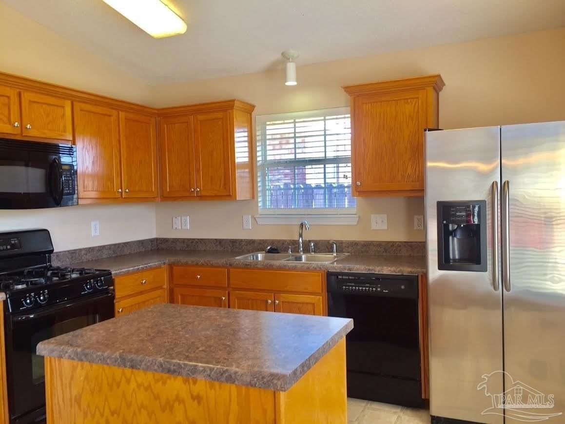 4721 Ashley Place Blvd - Photo 4 of 19