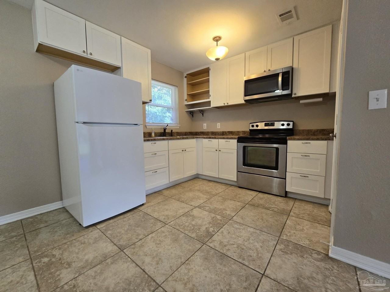 6202 Fairview Dr - Photo 6 of 18