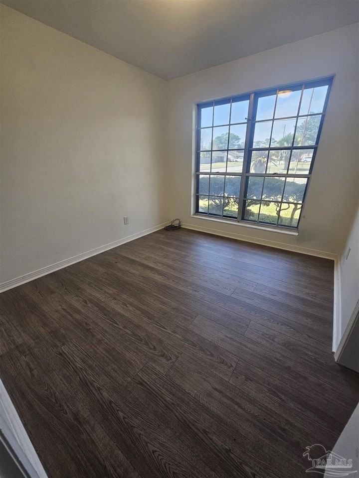 5818 Ventura Ln - Photo 4 of 10