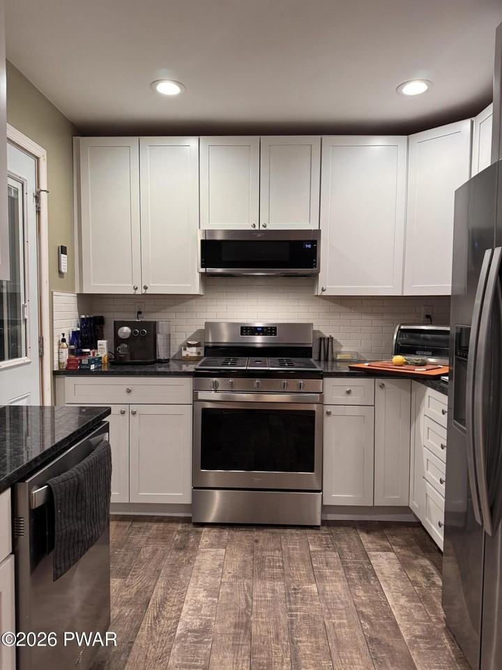 200 Avenue H - Photo 3 of 21